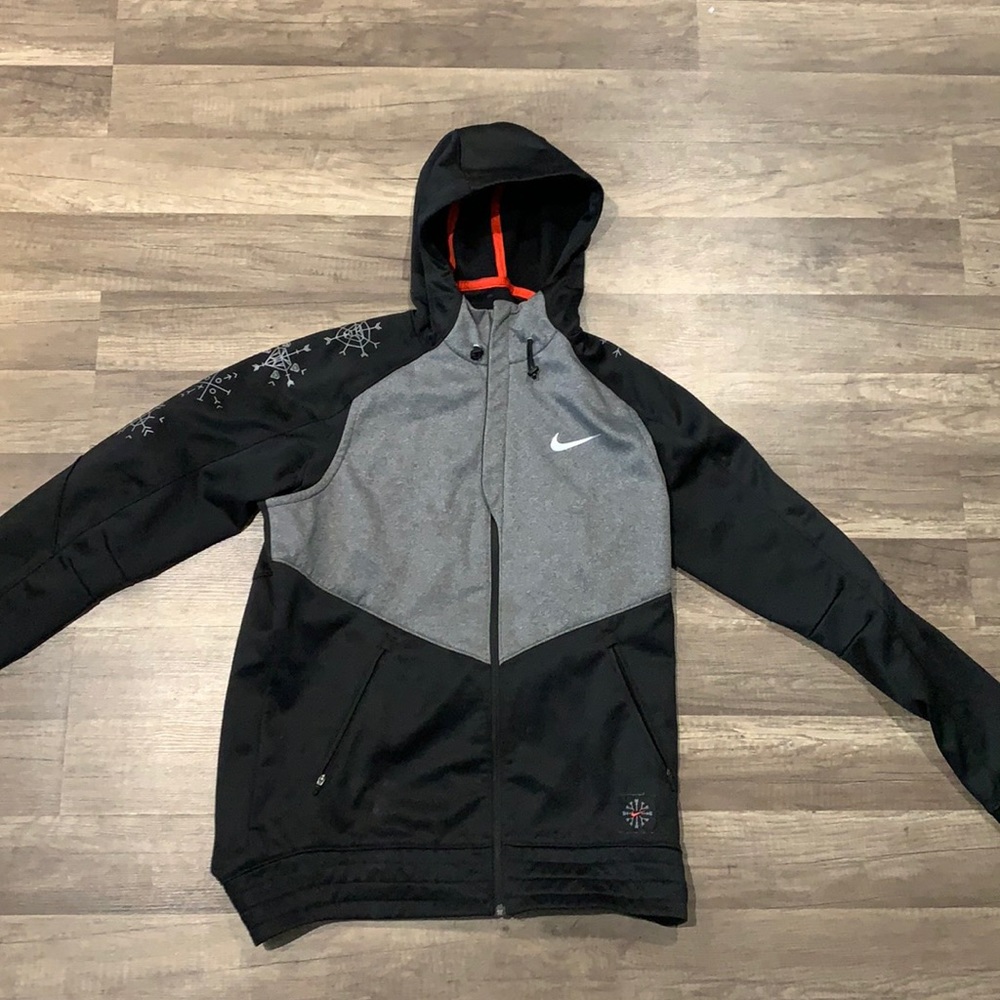 Nike Therma Fit Snowflake zip up